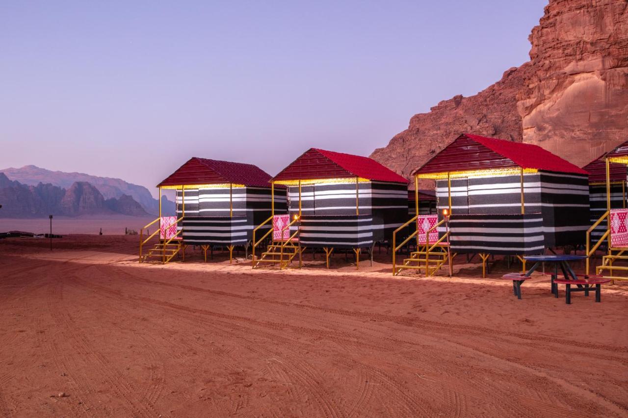 Rainbow Camp Hotel Wadi Rum Exterior photo